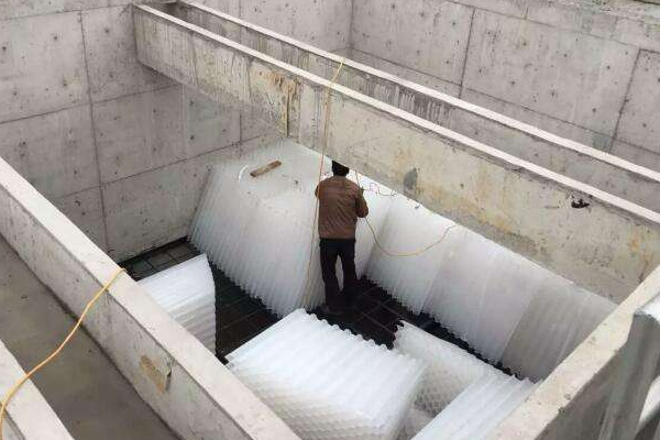 斜管填料安裝現場